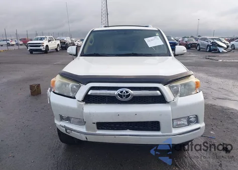 2011 Toyota 4Runner Sr5 V6 z USA, uszkodzony, nr VIN JTEZU5JR6B5022642